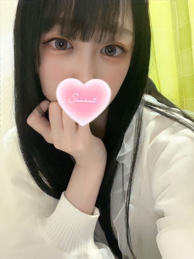 ニイナ　黒髪色白細みが強みです♡